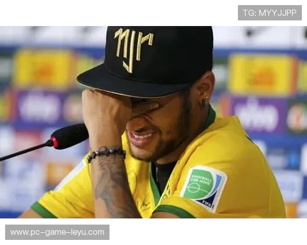 内马尔在训练场上即兴演唱一首老歌，深情引共鸣