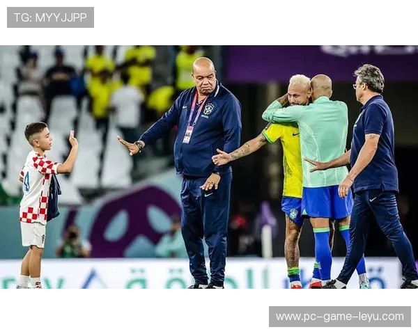 内马尔直播安慰粉丝哭泣：用真情点亮体育精神的暖心一幕