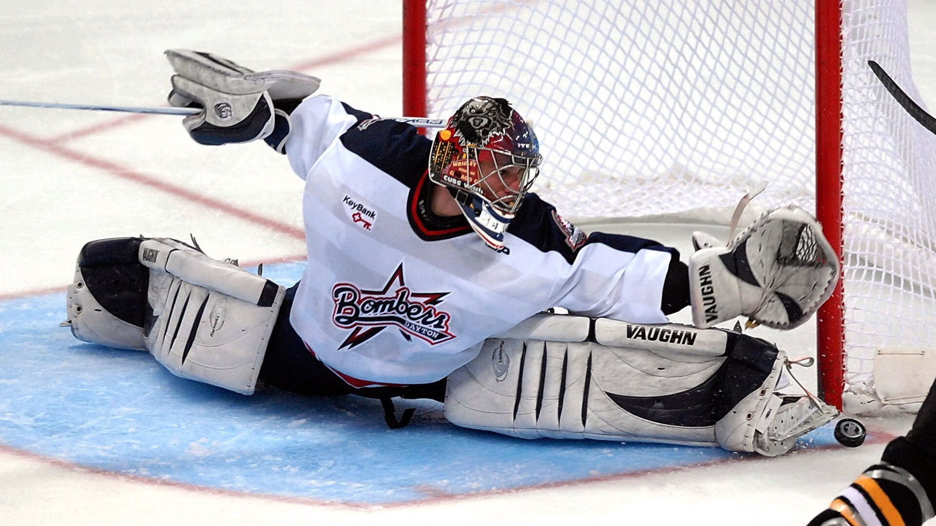 球迷狂欢:现场氛围火爆,激烈赛事不断,球迷狂欢节